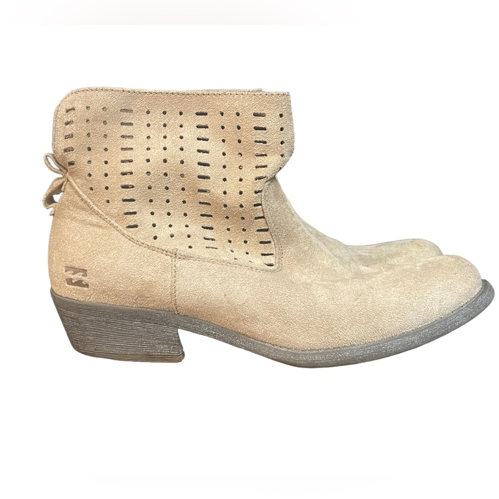 Billabong 'Nico' Booties‎ Faux Leather Laser Cut Boots Women's 7,5 M